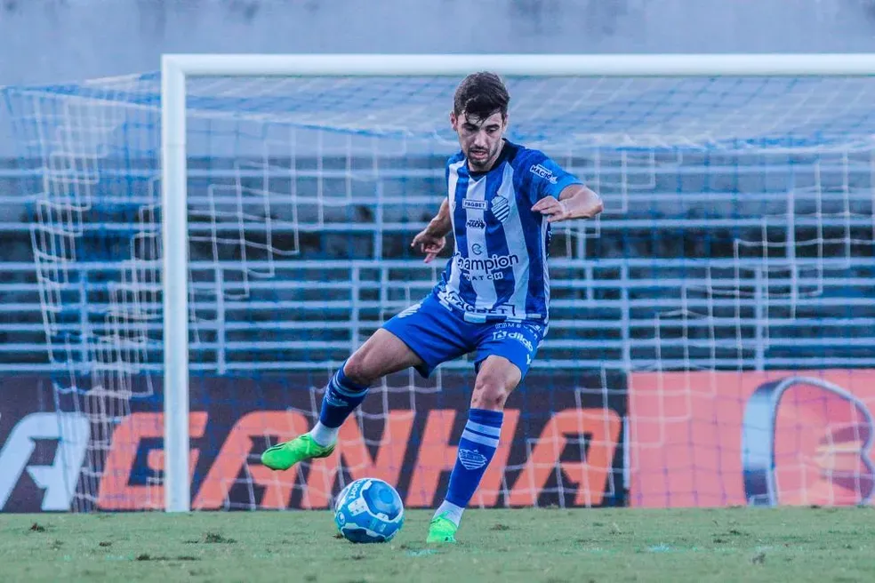 Sem cinco titulares, CSA divulga lista de relacionados para despedida da temporada