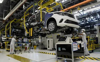 Indústria cai 0,5% em maio e recua pelo segundo mês seguido