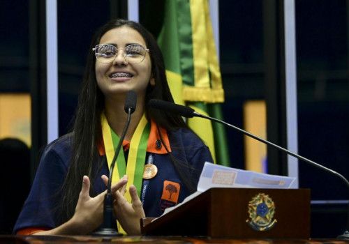 Estudante da Rede Estadual brilha como Jovem Senadora por Alagoas em Brasília