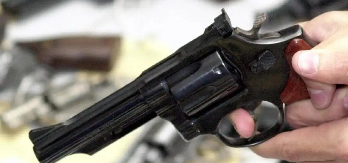 Oito em cada dez homens mortos por arma de fogo no Brasil são negros, aponta pesquisa