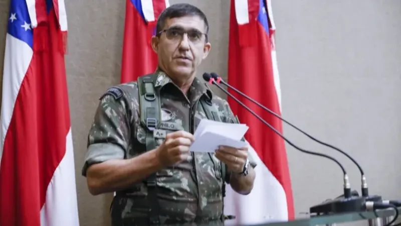 Comandante era de grupo moderado do Exército, afirma defesa