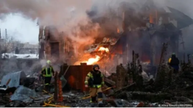 Ucrânia sofre ataque maciço às vésperas dos 4 anos de guerra