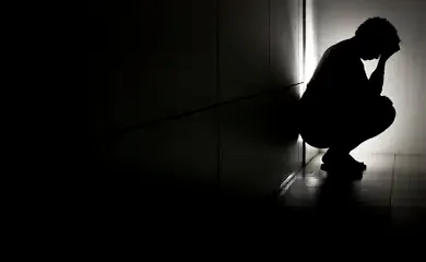Violência aumenta risco de internação psiquiátrica entre jovens