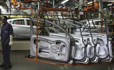 Produção industrial tem queda de 0,2% em outubro