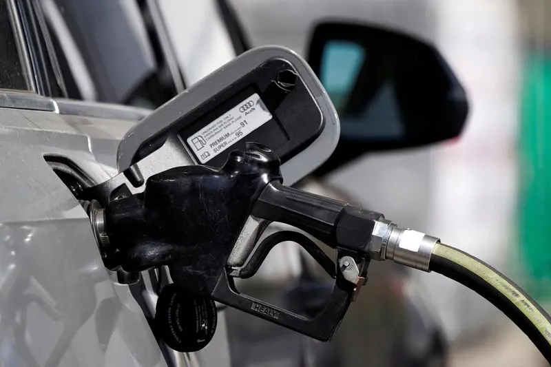 Preço do diesel fica mais barato nas refinarias a partir de hoje; entenda impacto na bomba