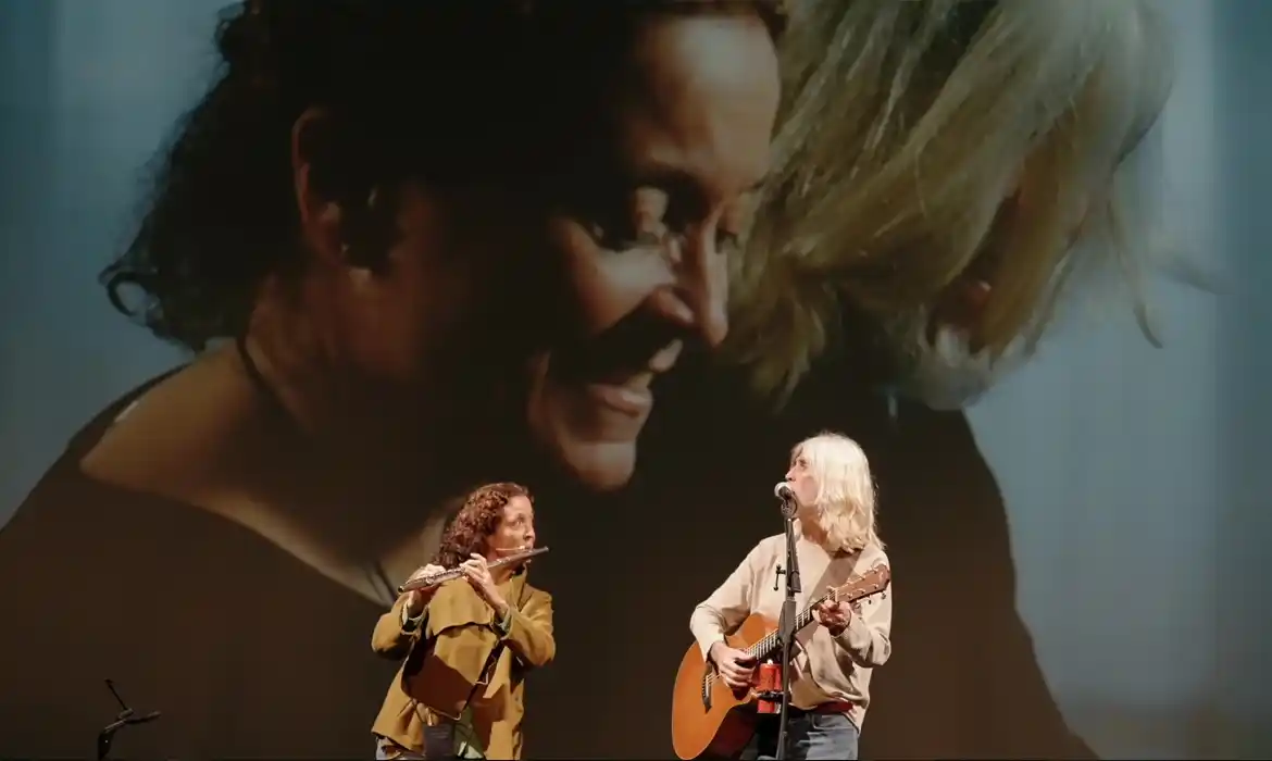 Oswaldo Montenegro 50 anos de carreira, genialidade em dose dupla no palco