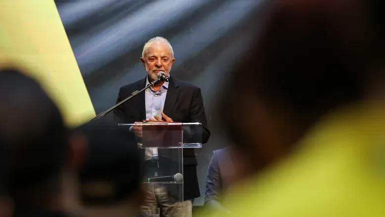 Lula diz a Tarcísio para não esconder ‘chapeuzinho’ do Trump: ‘Mostre quem você é’