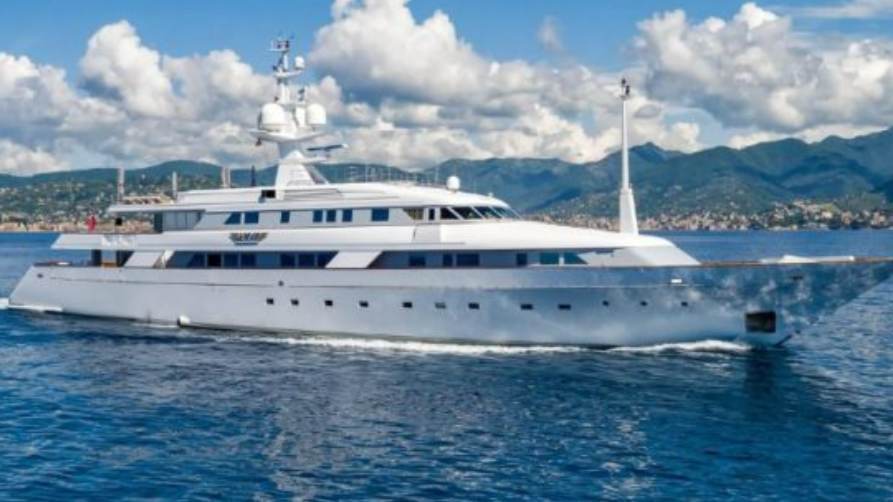 Iate de luxo em que princesa Diana passou suas últimas férias naufraga na França