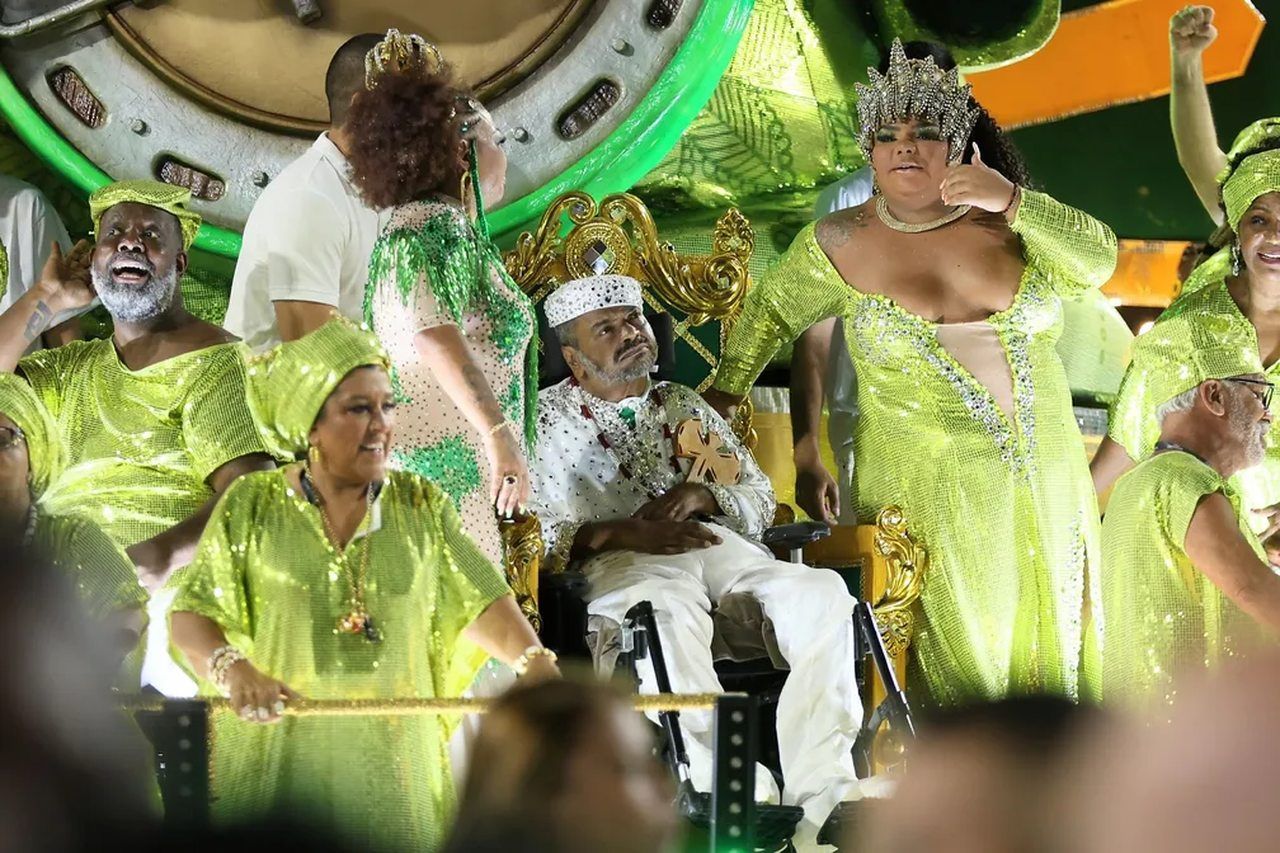 Império Serrano abre Grupo Especial do Rio com tributo a Arlindo Cruz em busca do 10º título