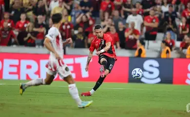 Athletico-PR derrota o Guarany de Bagé e avança na Copa do Brasil