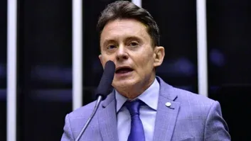 Deputado manda emenda para recapear condomínio de luxo onde mora em SP