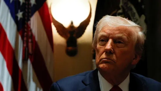 Trump confirma tarifas para México e Canadá a partir de 4 de março e anuncia taxa adicional para China