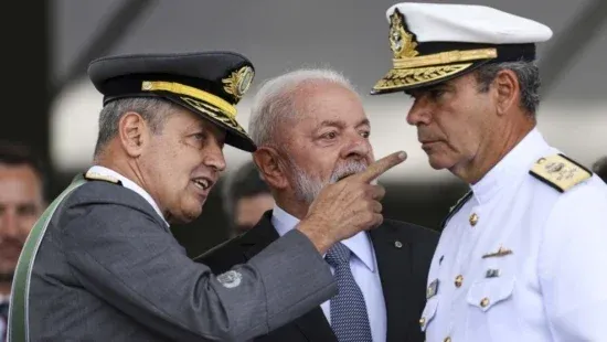 Comandante da Marinha de Lula pede para não depor como testemunha de trama golpista