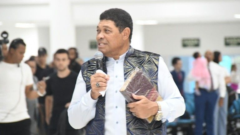 Igreja Mundial não paga dívida de imóvel, e Justiça autoriza arrombamento