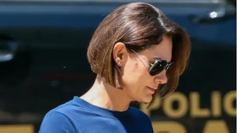 Bolsonaro recebe Jair Renan e Michelle na prisão