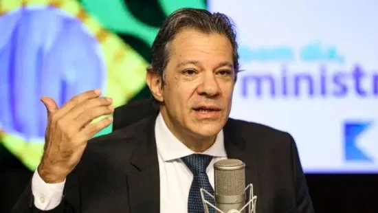 Governo projeta PIB maior e inflação fora da meta em 2025