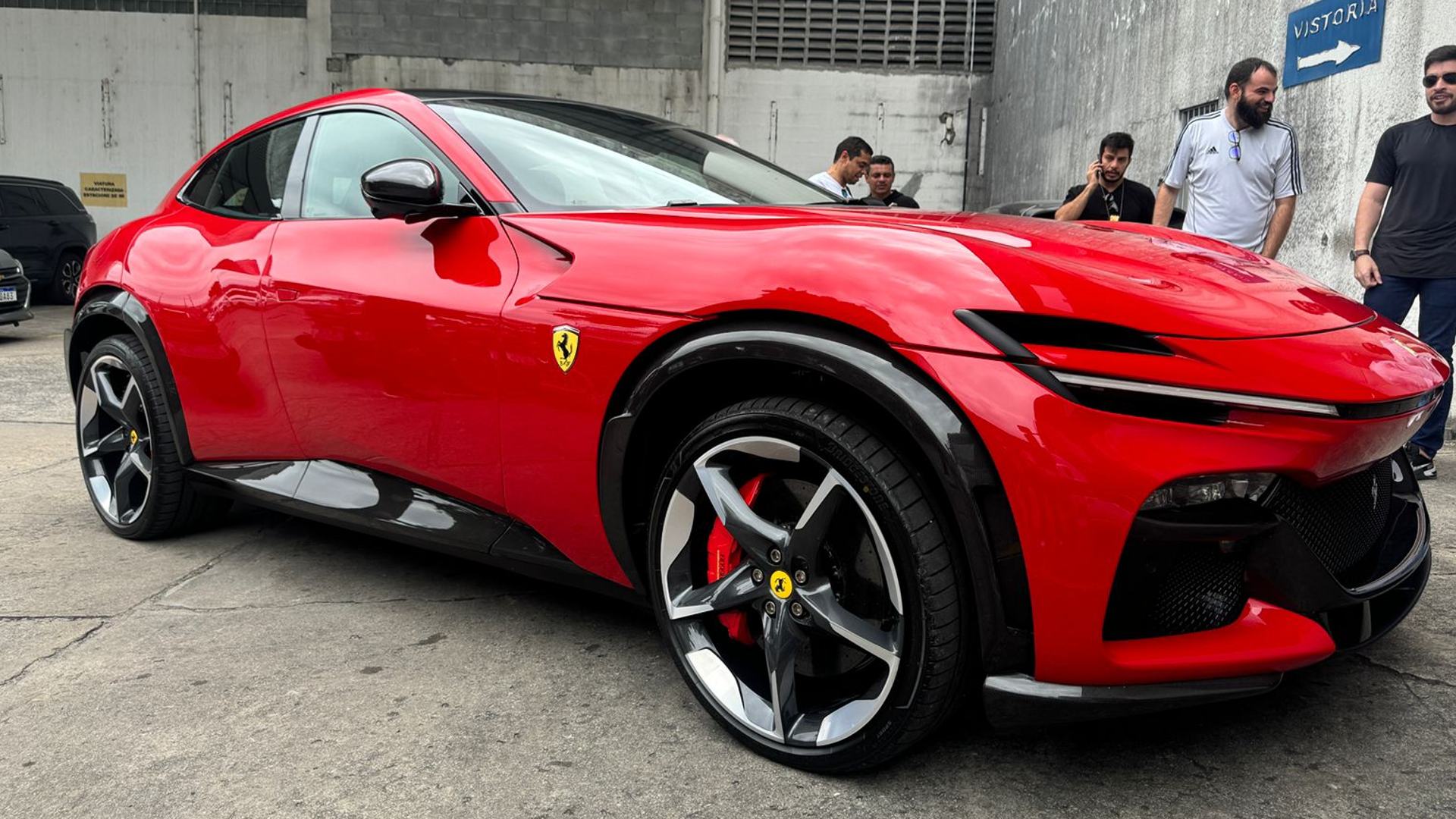 Polícia Civil apreende Ferrari de R$ 7 milhões em operação que investiga Deolane Bezerra e jogos ilegais
