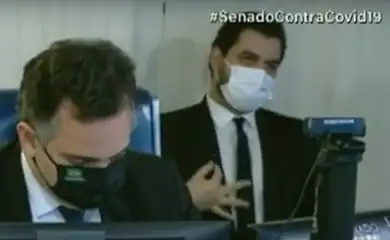 Ex-assessor de Bolsonaro é condenado por gesto racista no Senado