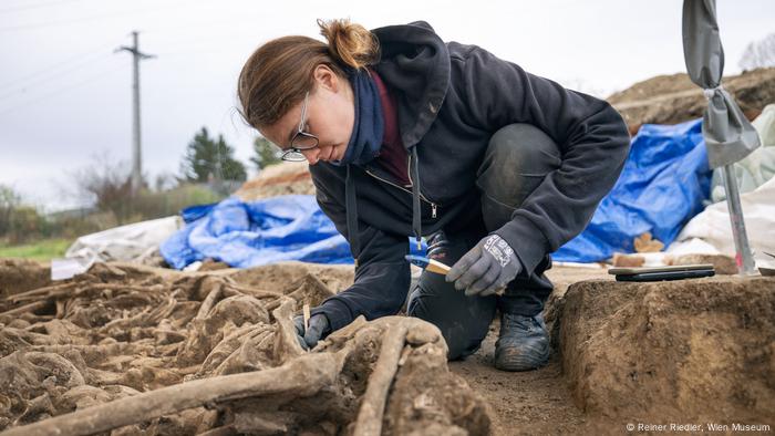 Arqueólogos descobrem restos mortais de 150 legionários romanos em Viena