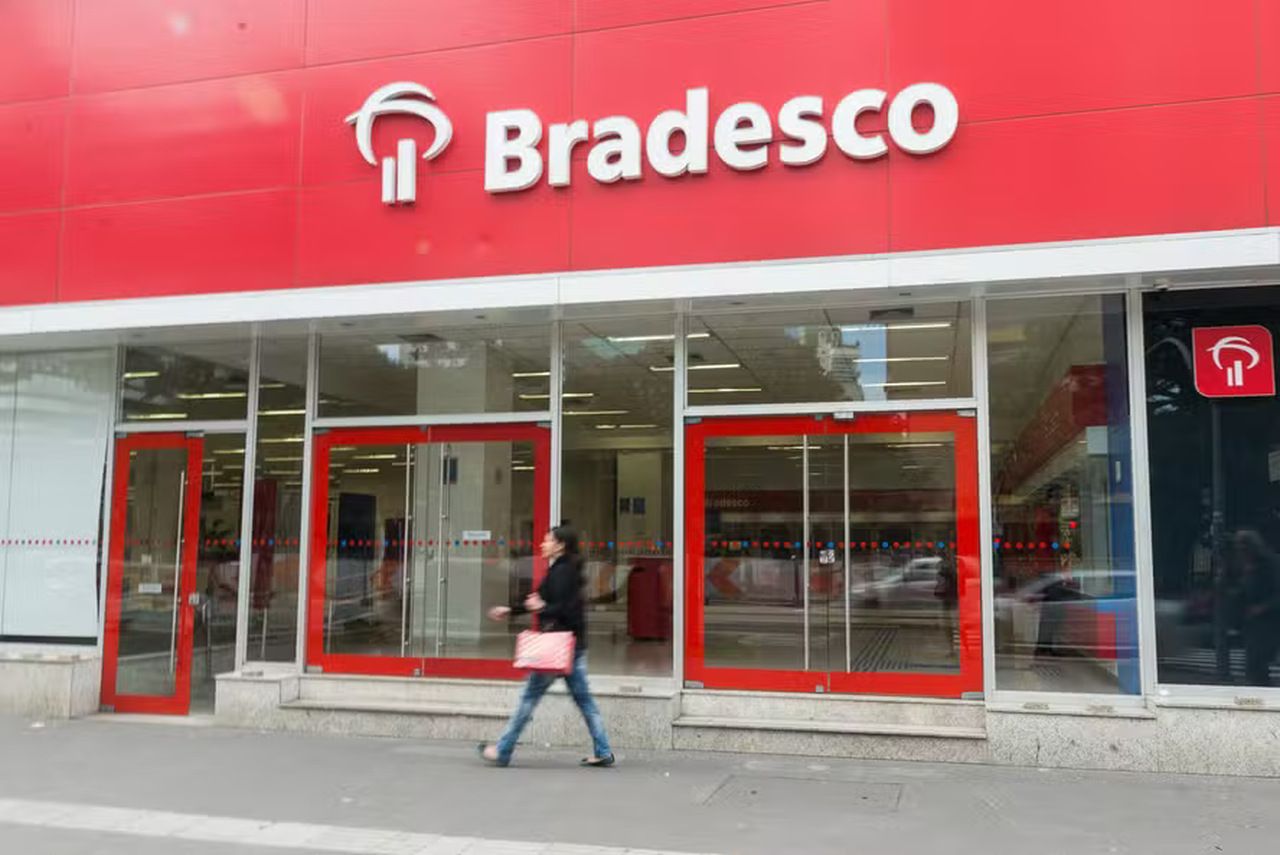 Bradesco confirma instabilidade em meio a apagão global; saiba situação dos bancos no Brasil