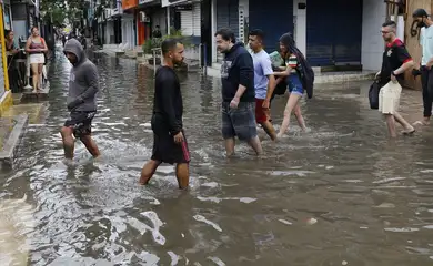 Fortes chuvas causam estragos a moradores fluminenses