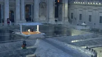 Imagens do papa Francisco no Vaticano durante a pandemia viralizam nas redes sociais