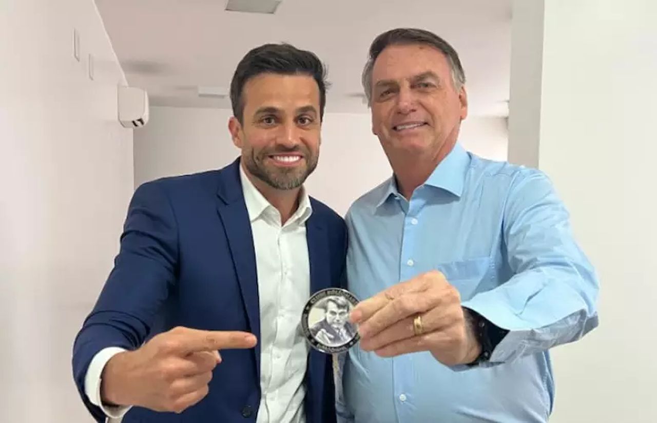 'Não tinha mais alternativa', diz Bolsonaro sobre cadeirada de Datena em Marçal