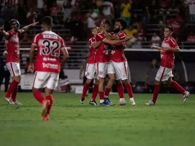 CRB supera Ceará e se aproxima da briga pelo G4 na Série B