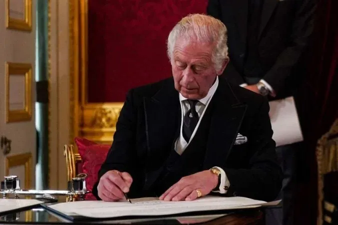 Charles III é oficialmente proclamado como novo rei do Reino Unido; veja