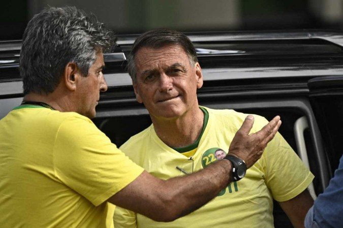 Bolsonaro e aliados se tornam réus no TSE por ataques às eleições