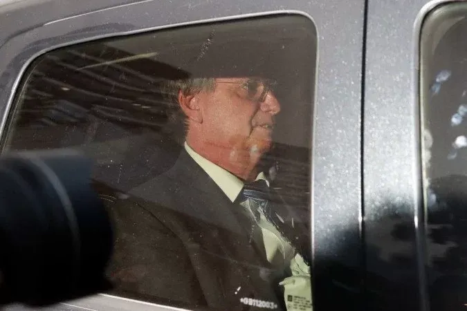 Bolsonaro confirma à PF conversa com ex-chefe da Receita sobre joias