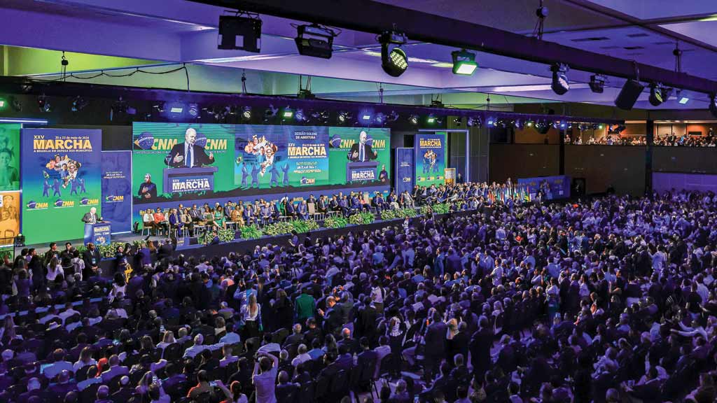 A nova estratégia de Lula: carimbar Bolsonaro com o selo da destruição ambiental