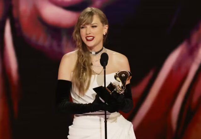 Taylor Swift faz história como a primeira artista a ganhar Álbum do Ano 4 vezes