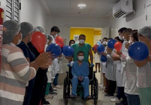 Jovem de 16 anos recebe alta após transplante cardíaco no Hospital do Coração Alagoano
