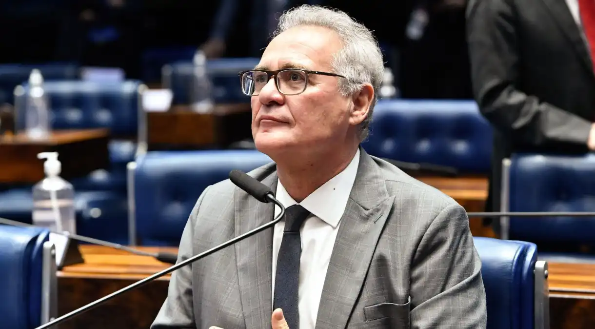 Renan convocará embaixadora e chanceler para expor posição do Brasil sobre eleição na Venezuela 