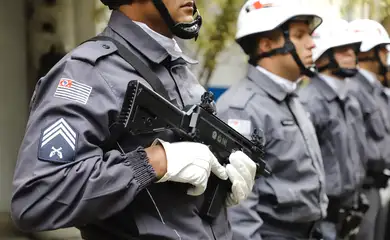 PM atira à queima-roupa contra rapaz em São Paulo