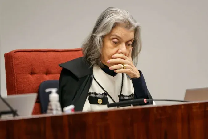 Todos os olhos voltados para Cármen Lúcia