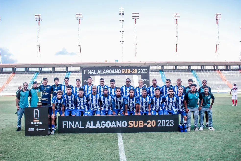 Azulão vai aproveitar jogadores do sub-20