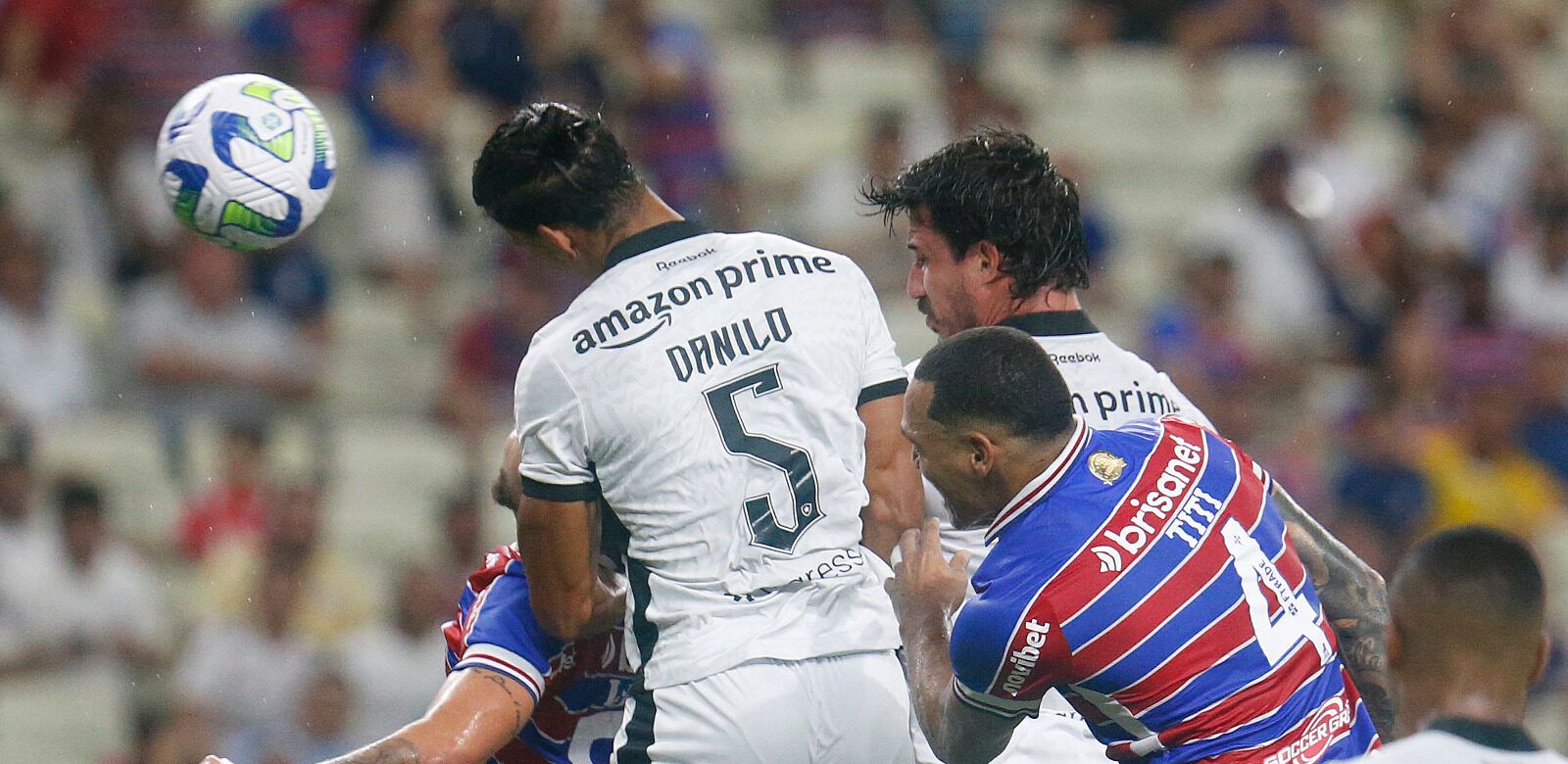 Na estreia de Tiago Nunes, Botafogo empata com Fortaleza e deixa o Palmeiras na liderança