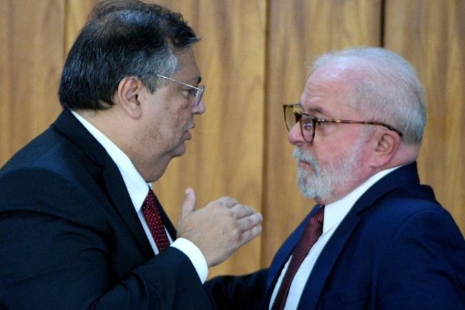 Lula se reúne com Dino para bater o martelo sobre novo decreto de armas