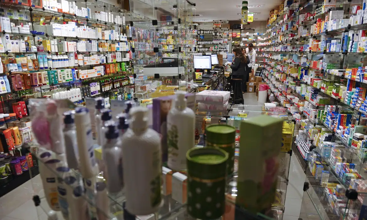 Mercado reduz previsão para expansão da economia em 2025