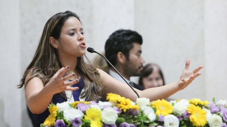 Vereadora retira privada e pias de gabinete na Câmara de SP