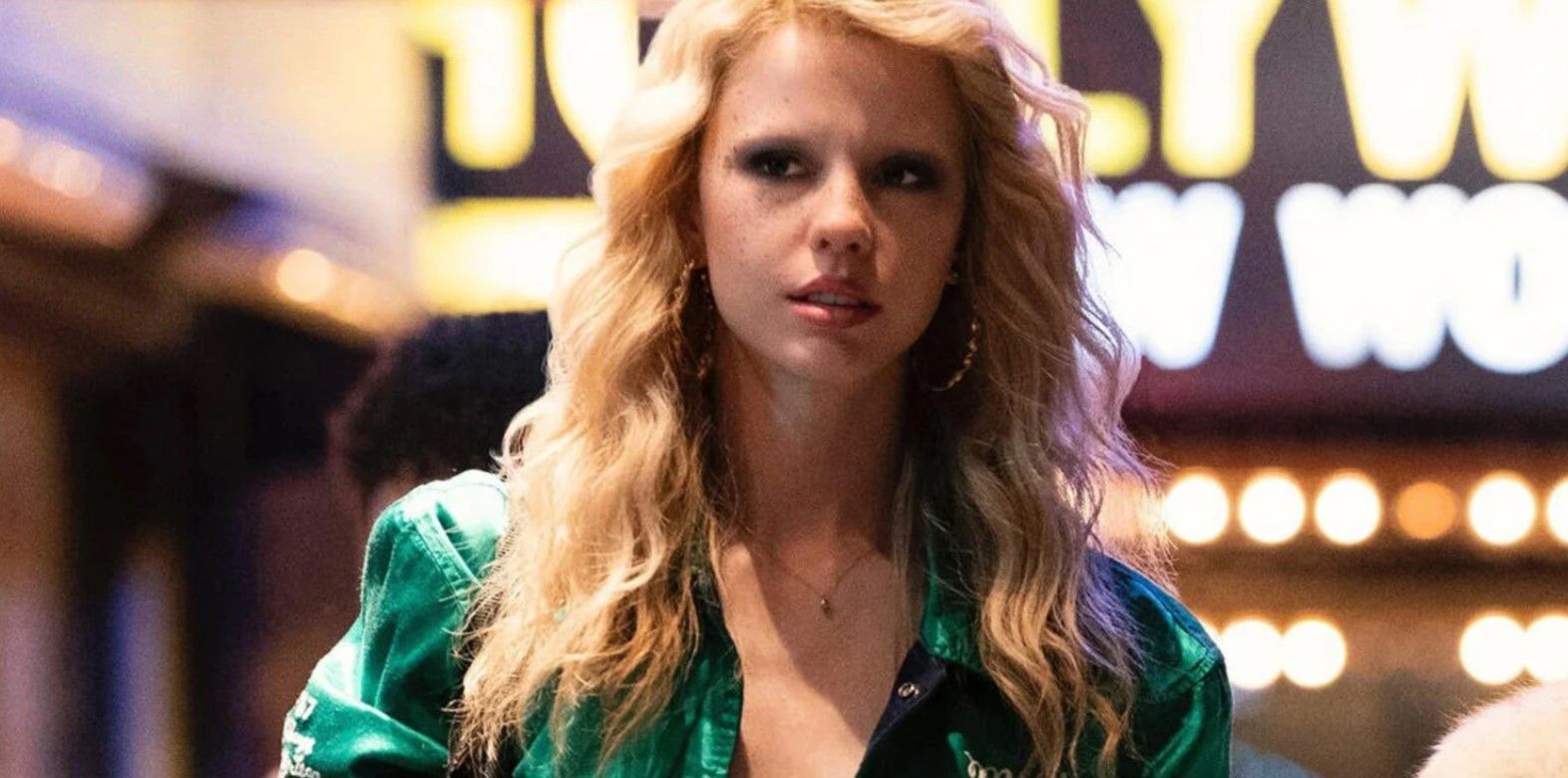 Atriz Mia Goth é acusada de chutar cabeça de figurante em filmagens de ‘MaXXXine’