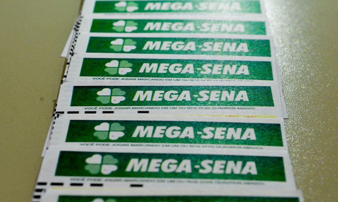 Ninguém acerta as seis dezenas da Mega e prêmio vai para R$ 40 milhões