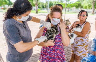 Unidade de Zoonoses promove vacinação antirrábica e feira de adoção no sábado (21)