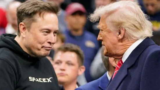Elon Musk xinga conselheiro de Trump em post: ‘Mais burro do que um saco de tijolos’