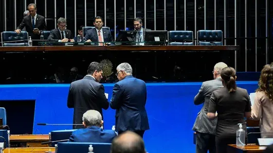 Senado x Câmara: por que a Casa Alta freia os deputados e favorece Lula