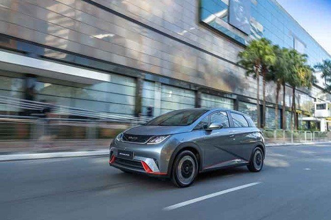 Venda de carros elétricos em 2024 supera série histórica