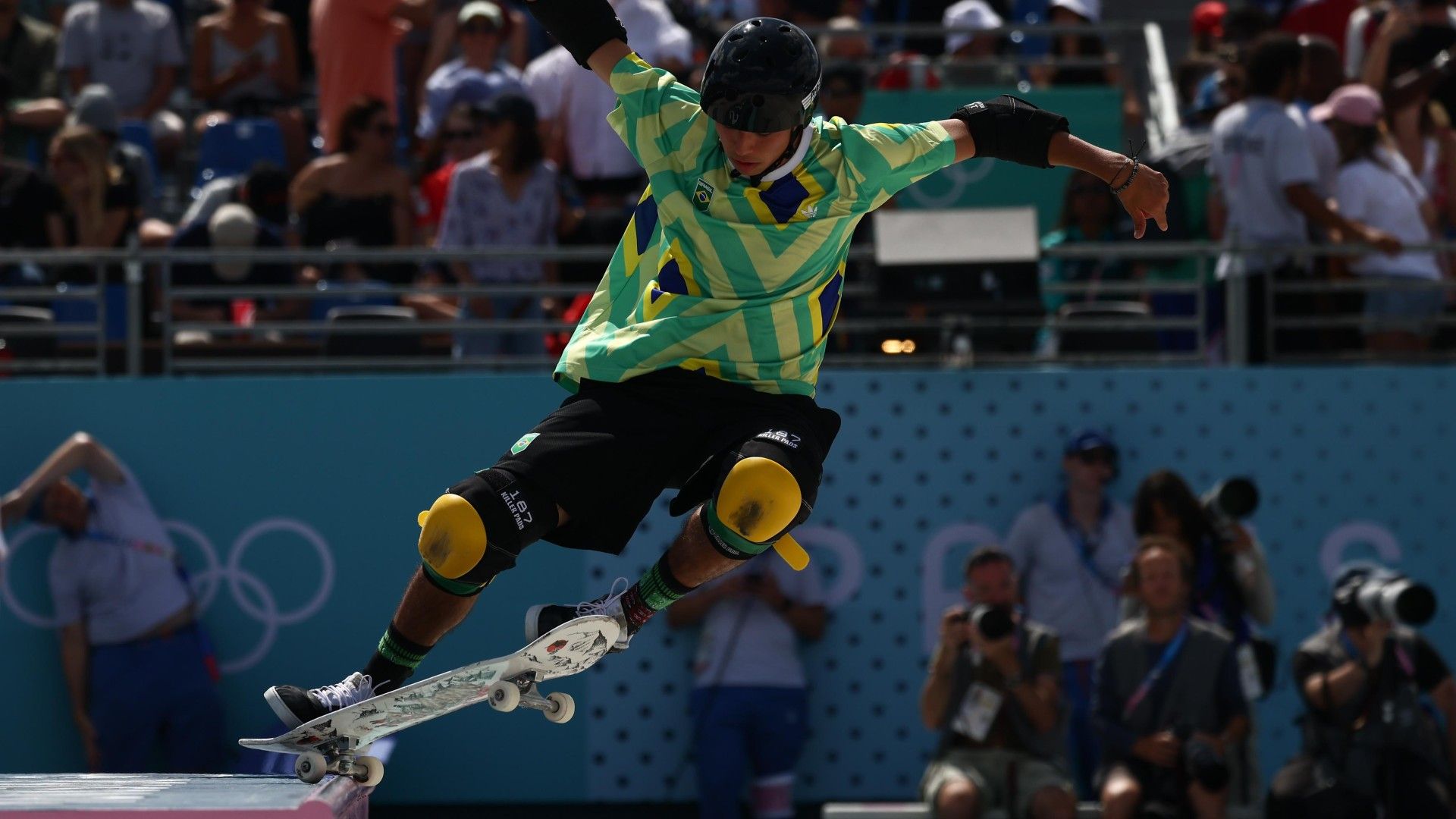 Paris 2024: Augusto Akio conquista a medalha de bronze no skate park