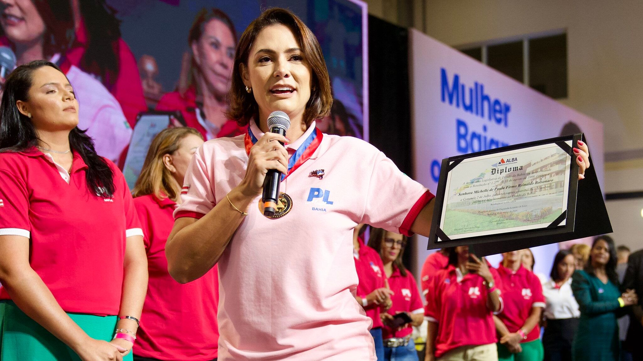 Precisamos ‘macetar’ legalização do aborto e das drogas, diz Michelle em evento do PL Mulher